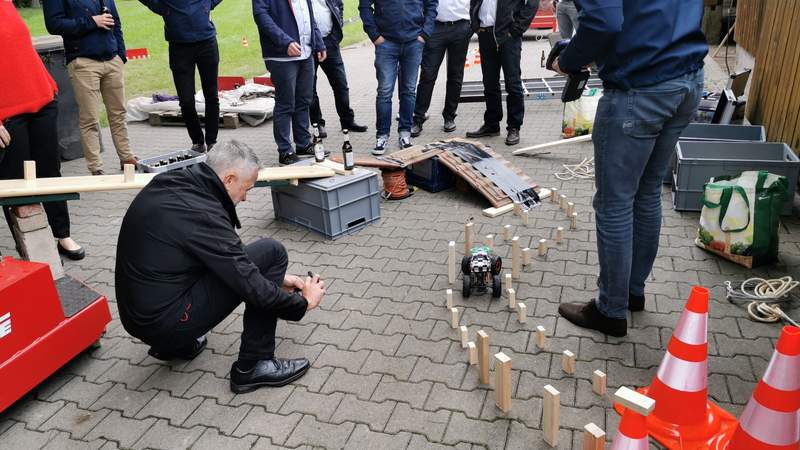 Parcoursbau des RC-Crawler Wettbewerbs