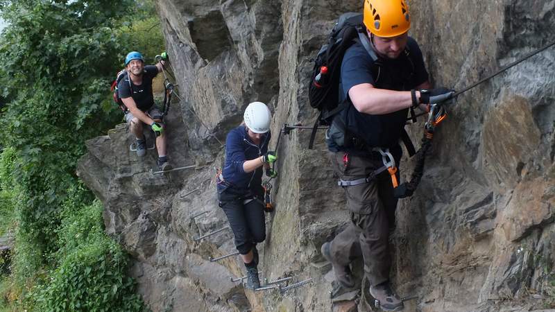 Abenteuer Klettersteig im Team erleben...