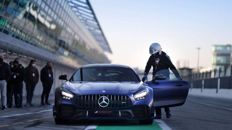 Sportwagen auf dem Hockenheimring fahren