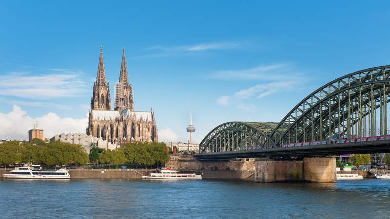 Köln Köln: 80er & 90er Party Schifffahrt & 4*Hotel