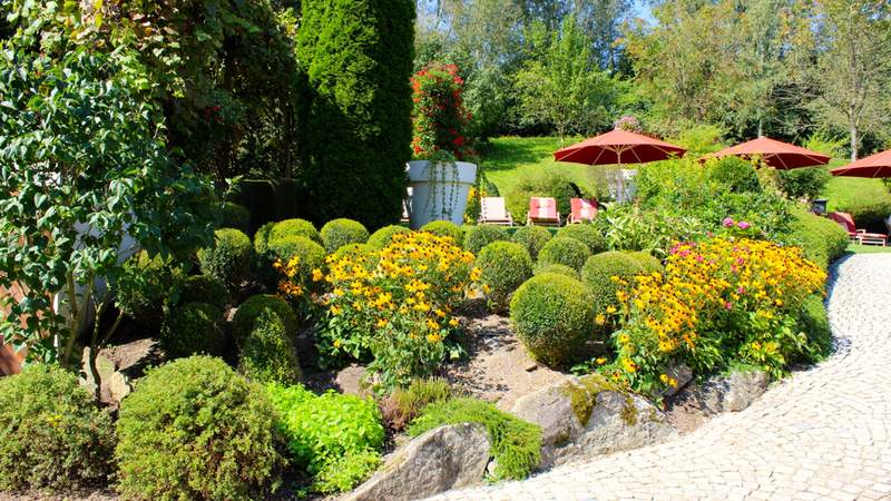 Sommergarten im 5-Sterne Hotel St. Wolfgang in Bad Griesbach