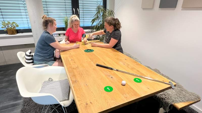 Bürogolf Mietausrüstung für den Gesundheitstag im Rahmen des betrieblichen Gesundheitsmanagements (BGM)