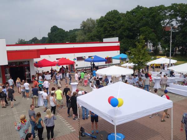 Familientag Firmengelände Firma Sommerfest