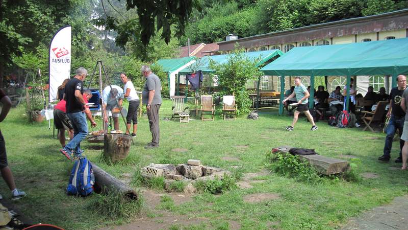 Floßbau & Floßfahrt am Neckar & BBQ 3/4 Tag
