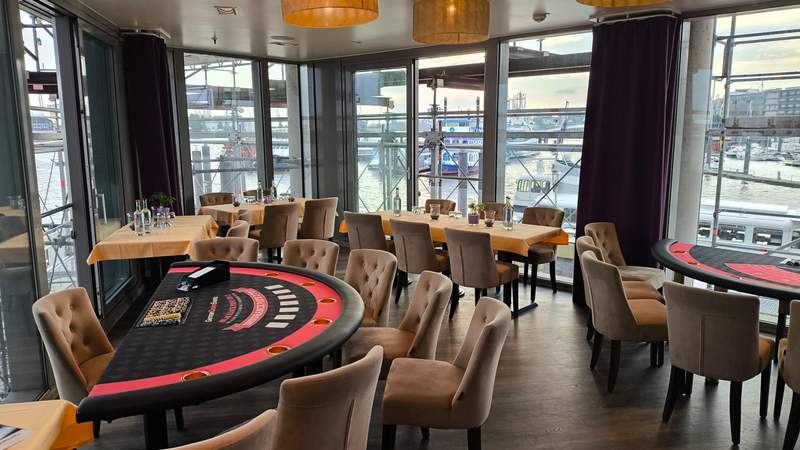 Casino Royal - Roulette, Poker, Black Jack