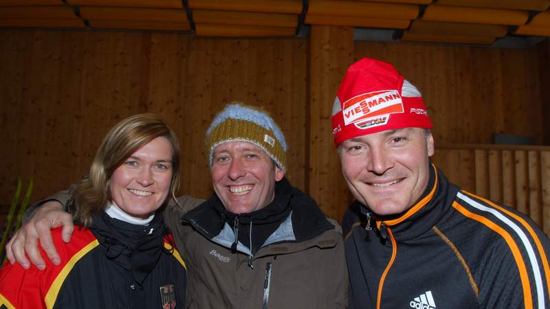 Nils Hirschfeld mit Silke Kraushaar und Sven Fischer Nils Hirschfeld mit Silke Kraushaar und Sven Fischer lachen in die Kamera