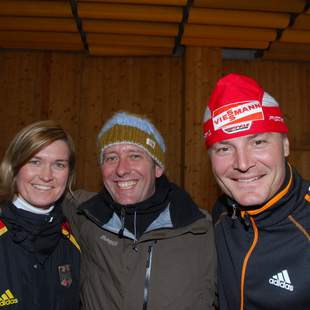 Nils Hirschfeld mit Silke Kraushaar und Sven Fischer lachen in die Kamera