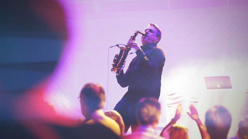 Saxophonist DJ Partyband