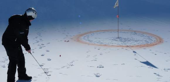 Schneegolf-Event am Gletscher
