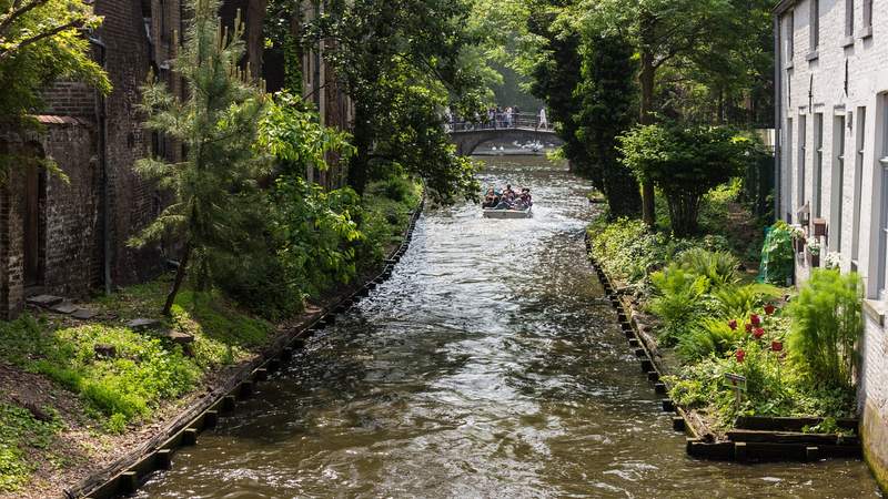 Wassergräben in Brügge, Belgien