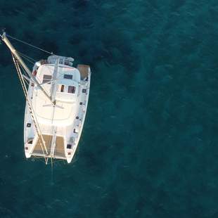 Katamaran-Ankert-in-Adria