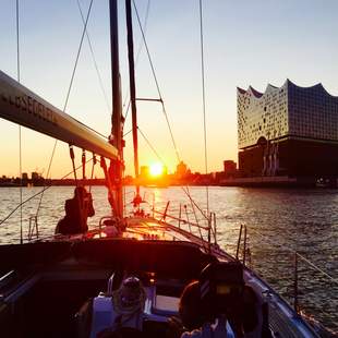 #hamburg #elbe #segeln #coaching #teamevent #teambuilding #teamentwicklung #teamboosting