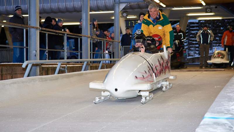 Olympische Bobfahrt im Eiskanal