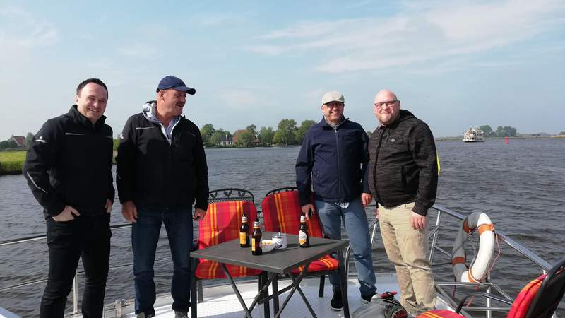 Strategieklausur auf Motoryacht, Niederlande