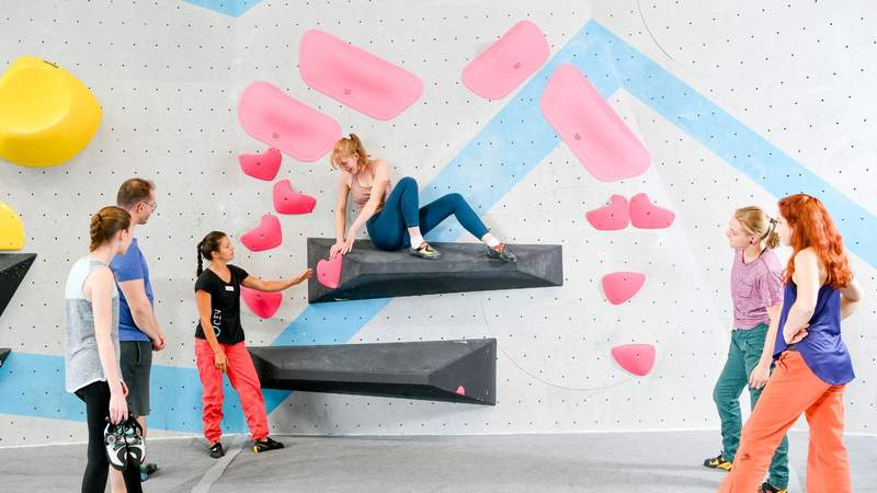 Teamgeist wecken: Einführung ins Bouldern