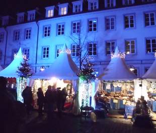 auf dem Weihnachtsmarkt Weihnachtsrallye