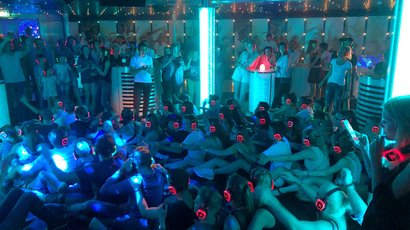 Silent Party Indoor Silent Disco Paket mit DJ´s, Bühne & Technik