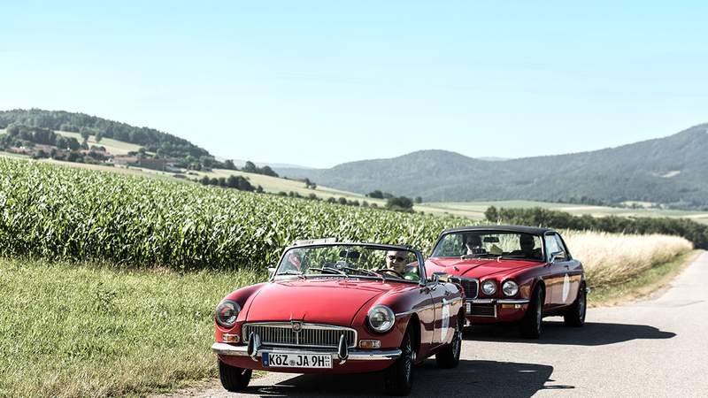 MGB und Jaguar bei der Lord George Rallye
