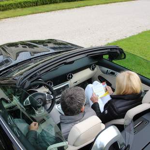 Teambesprechenung am Start der Mercedes Benz SLK Cabrio Tour