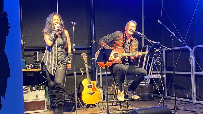 2 Stunden Live Musik Duo - Gitarre & Gesang