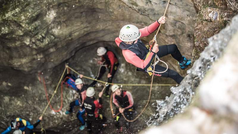 Jetzt Canyoning erleben! Jetzt Canyoning erleben!