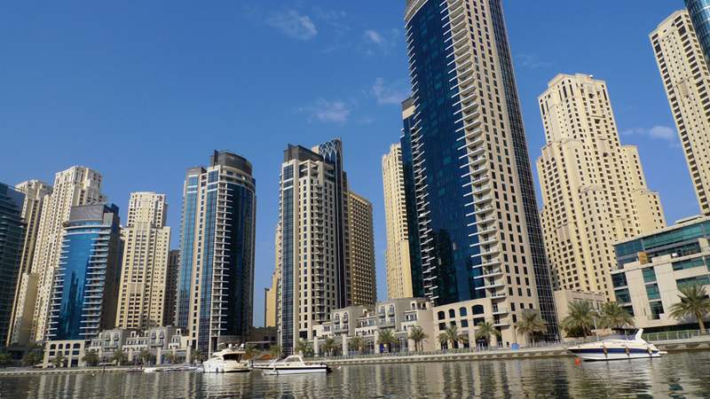Vereinigte Arabische Emirate mit der Skyline von Dubai