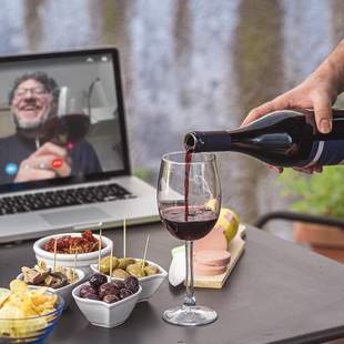 Gemeinsam Essen beim Sommerfest@Home Virtuelles Sommerfest