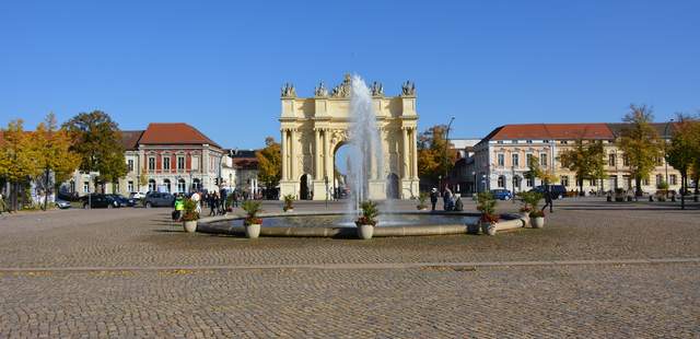 Stadtführung in Potsdam Kostümführung Potsdam mit Hinterhöfen