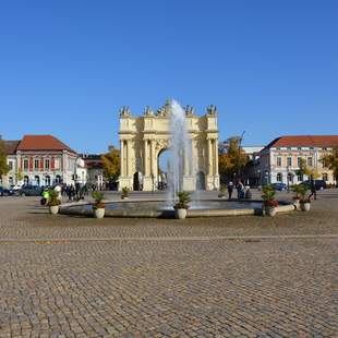 Stadtführung in Potsdam Kostümführung Potsdam mit Hinterhöfen