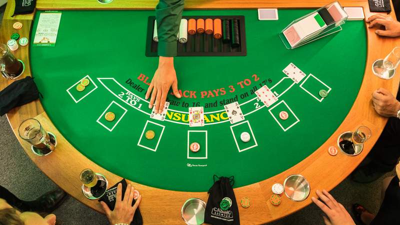 Probieren Sie sich an Poker, Black Jack oder Roulette
