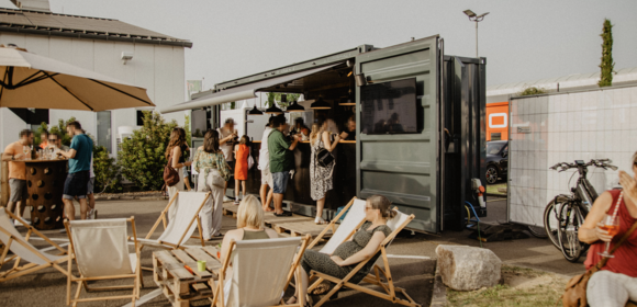 Containerbar Catering für Firmenveranstaltung