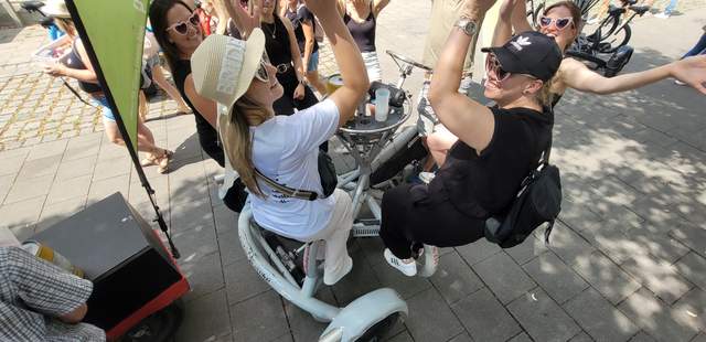 Prosecco-Tour auf dem ConferenceBike