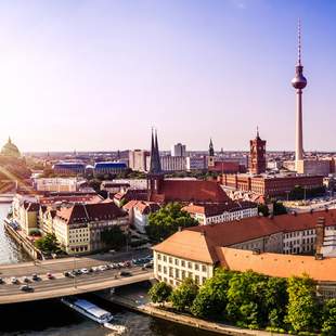 Die Hauptstadt Berlin bei Sonnenschein
