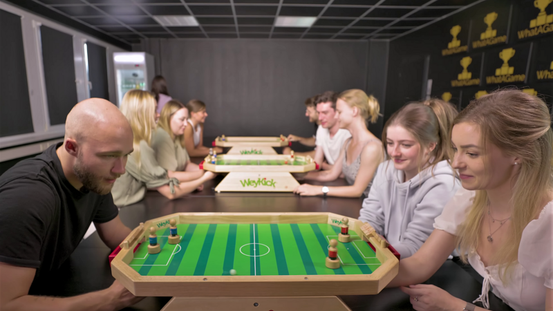 Teamwork bei WhatAGame in Berlin Der Teamgeist ist endscheidend beim Gameshowevent WhatAGame!