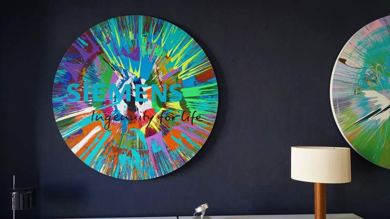 Gestalten Sie Spin Paintings mit 1.400 U/min!