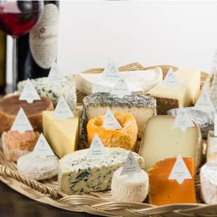 Käse- und Weindegustation – Rent a Fromelier