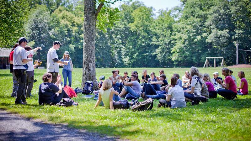 Pause auf Wiese bei der Geocaching-WM