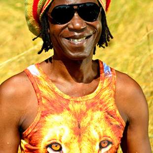 Afrikanisches Tanzen und Trommeln
