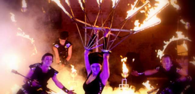 Flash! – Das feurige Dinnerarrangement Flash! – Das feurige Dinnerarrangement