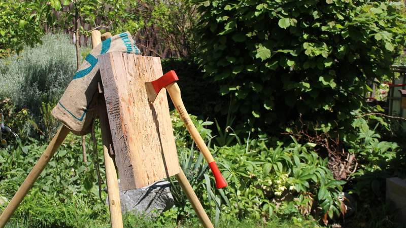 Holzscheibe Axtwerfen