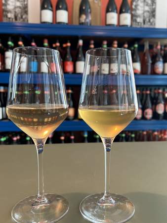 Auf der Westend-Tour probieren wir auch Wein