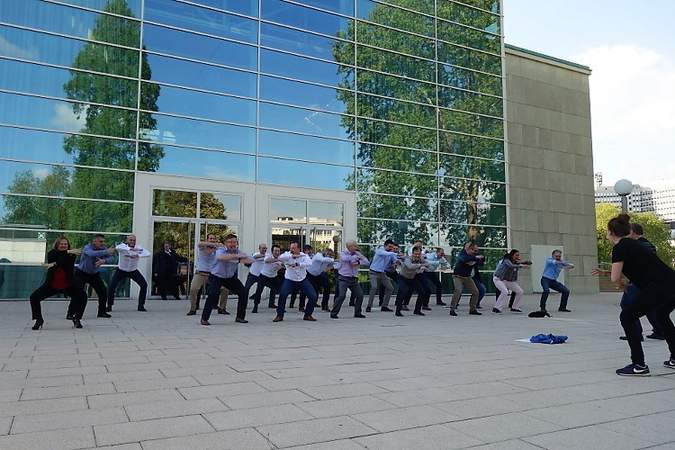 Teambuilding-Event HAKA, Icebreaker, Energizer, Tagung, Meeting, Motivation, Unterhaltung