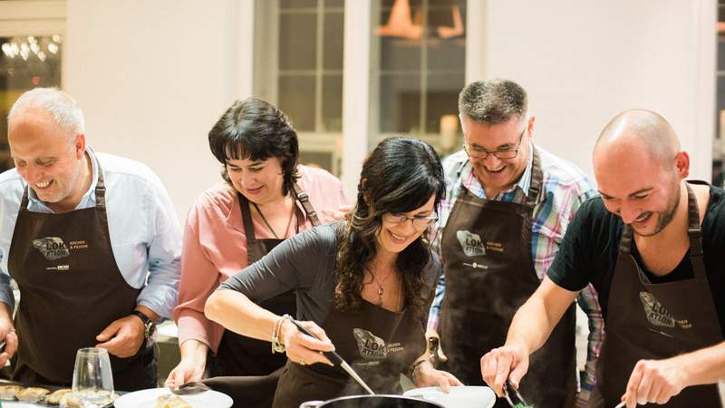 Unsere Küche, deine Bühne: Teamkochen