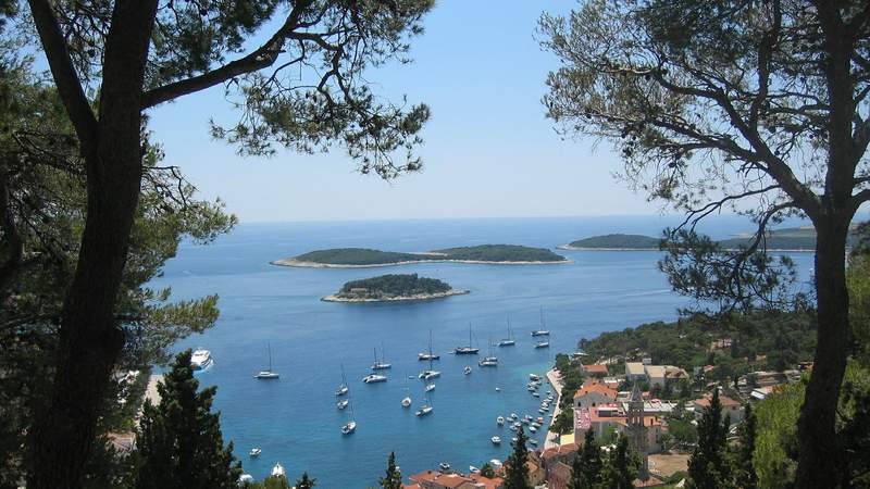 Hvar in Kroatien Slowenien hat eine sehr saubere Küstenregion