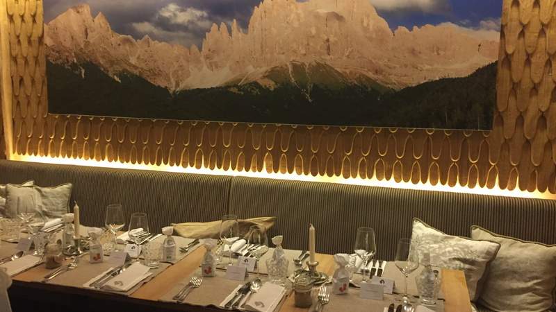 Hübsch gedeckter Tisch beim Italiener in Oberhof