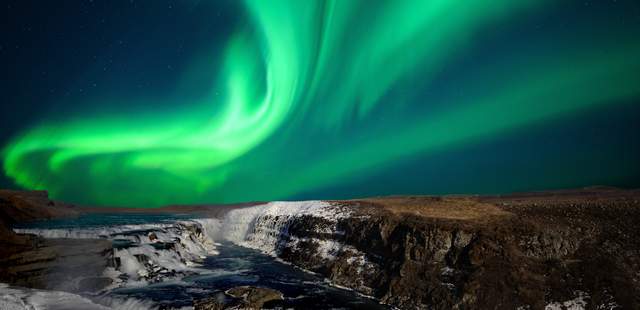 Nordlichter über Gullfoss Nordlichter über Gullfoss