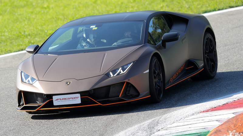 Lamborghini Huracan Sportwagen auf dem Redbullring fahren