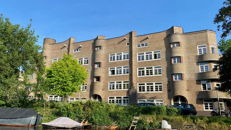 Zoome durch das Panorama von Amsterdam