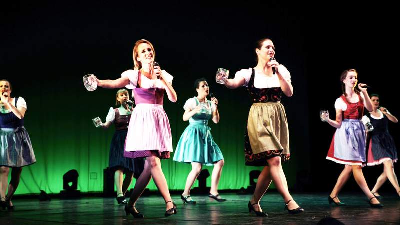 Traditionelle Tanzshows
