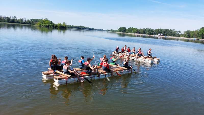 Teamevent Floßbau und -fahrt